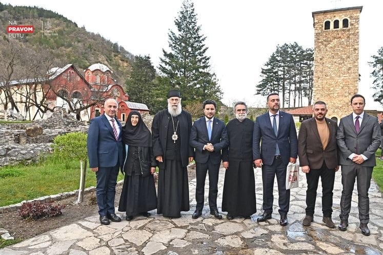 Abazović i Đurović posjetili Pećku patrijaršiju