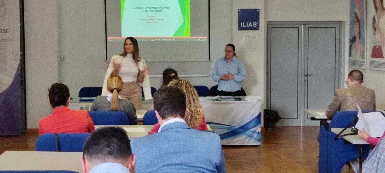 gallery.media[0].alt