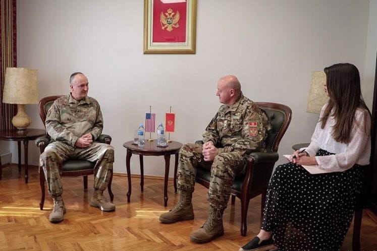 Sastanak načelnika Generalštaba VCG Brigadnog Generala Zorana Lazarevica sa brigadnim generalom Dinom Prestonom