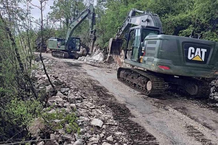 Inžinjerijska četa Bataljona za podršku sanirala dio puta Čevo-Markovina