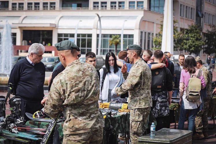 izložila je danas opremu i vozila kojima raspolaže