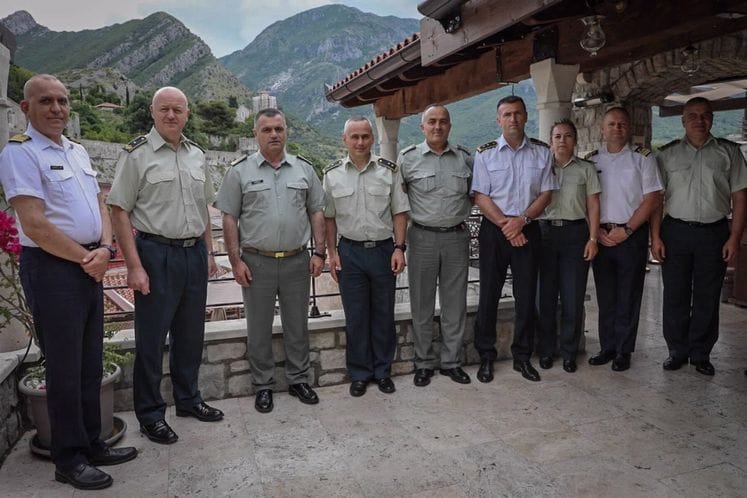 Susret načelnika Generalštaba VCG Zorana Lazarevića sa načelnikom Generalštaba Republike Albanije Arbena Kinđija