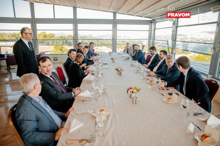 Абазовић и Аџић са представницима бизнис заједнице у Истанбулу