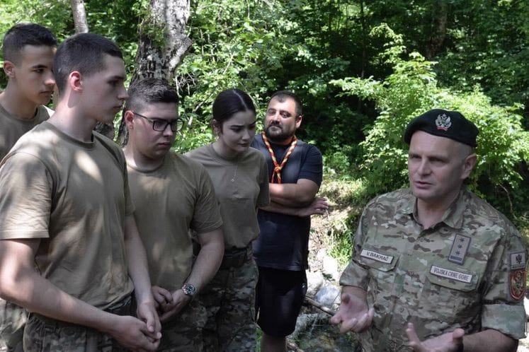 Bakrač posjetio Ljetnji vojni kamp, učesnici na Štitarici učili o preživljavanju u prirodi