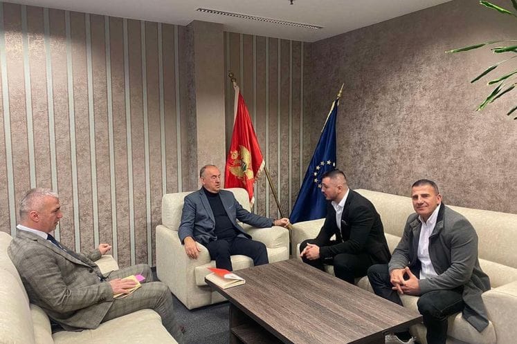 Dilan Prašović, profesionalni bokser