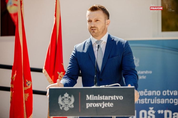 Ministar Dukaj na otvaranju OŠ u Dacićima (1)