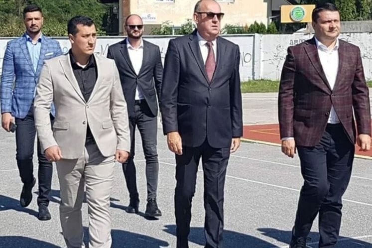 Ministar otvorio sportski teren za rukomet i mali fudbal