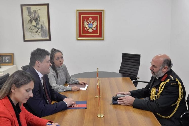 General Pešić i pukovnik Murić sa novoimenovanim izaslanik odbrane Kanade