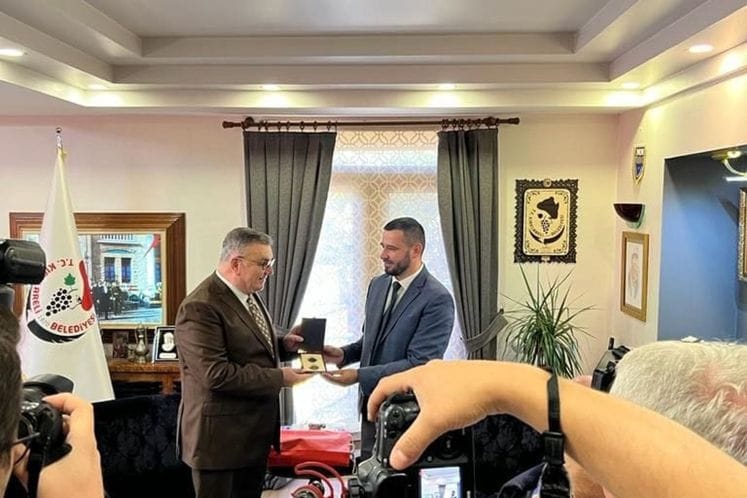 Direktor Uprave za saradnju sa dijasporom-iseljenicima na zvaničnom prijemu kod gradonačelnika grada Kirkleri