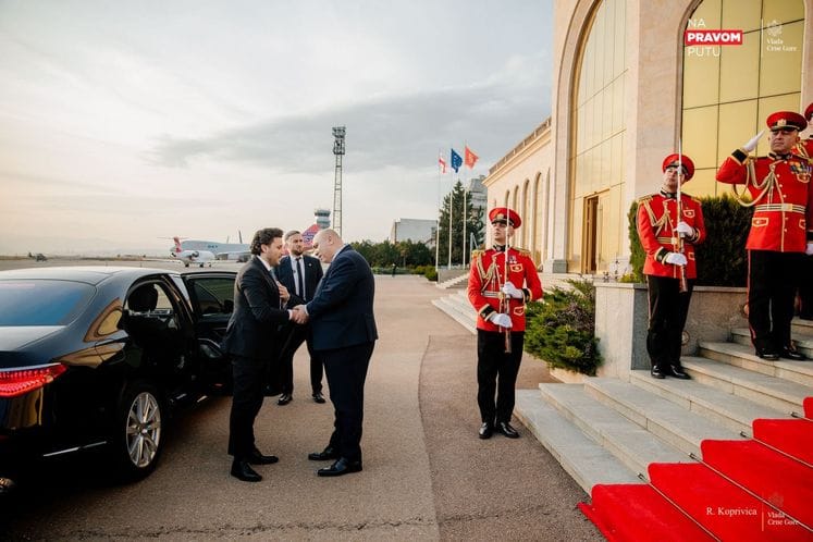 Abazović svečano dočekan u Tbilisiju