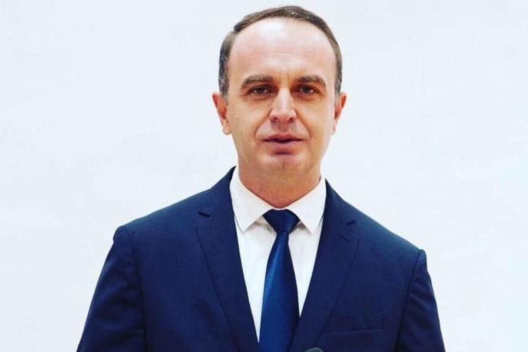 Nik Gjeloshaj