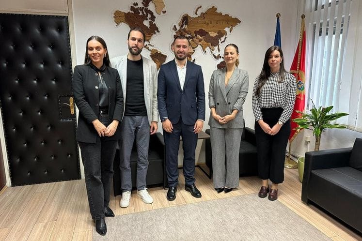 Uprava za saradnju sa dijasporom-iseljenicima i Uprava za ljudske resurse uspostavile saradnju za unapređenje vještina zaposlenih