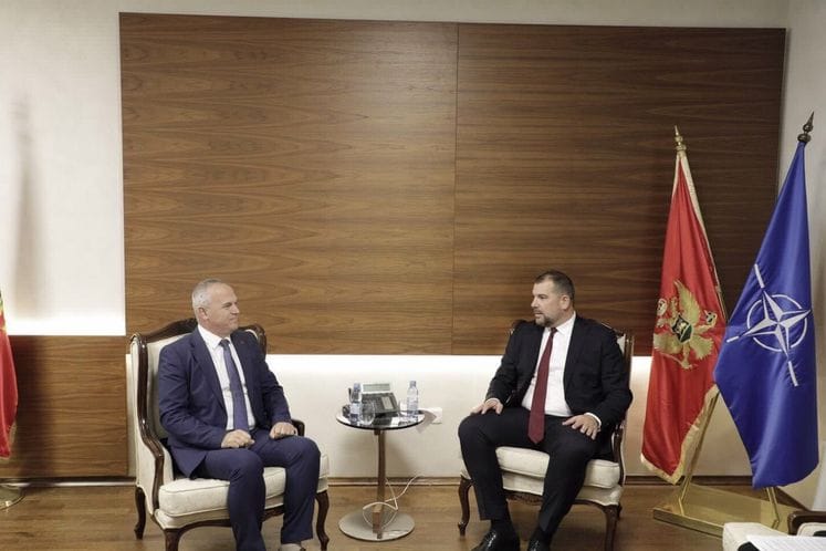 Ministar Krapović i ambasador Ramčilović istakli izuzetnu odbrambenu saradnju Crne Gore i Sjeverne Makedonije