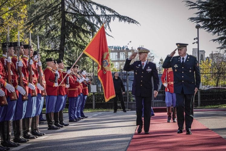 General Lazarević sa generalom Lavinjom: Izuzetna saradnja Crne Gore sa Savezničkom komandom za transformaciju