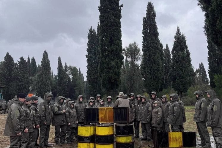 Nova klasa vojnika po ugovoru na osnovnoj obuci završila je stacionarno logoravanje na vojnom poligonu "Židovići” u Pljevljima.