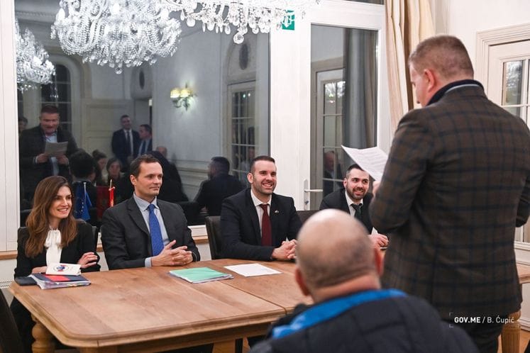 Predsjednik Vlade se sastao sa dijasporom u Briselu