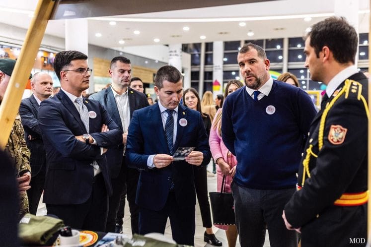 Big Fashion: Ministarstvo odbrane i MUP promovisali gradjanima vojni i policijski poziv