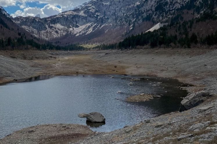 Ropojansko jezero