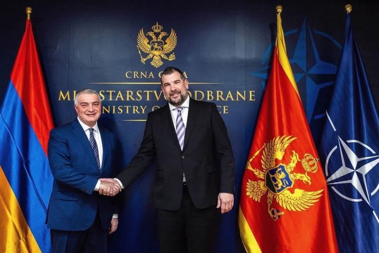 Ministar odbrane Dragan Krapović sastao se sa ambasadorom Jermenije Ašotom Hovakimianom.
