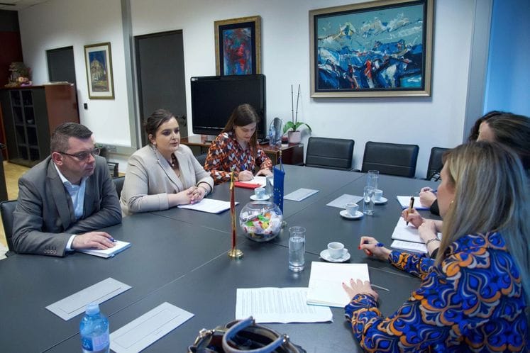 Министарка Нишић се састала са представницама Међународне организације за миграције  (ИОМ)