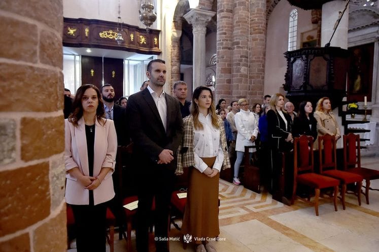 Spajić prisustvovao misi u Katedrali Svetog Tripuna