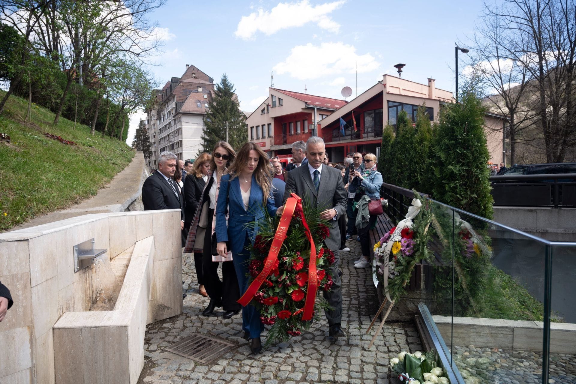 polaganje vijenca na spomenik stradalim bugarskim učenicima