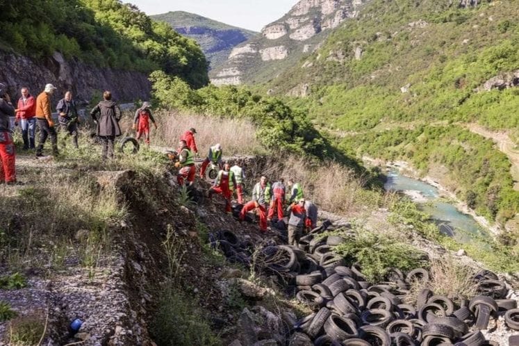 Низ еколошких акција широм Црне Горе поводом Дана планете Земље