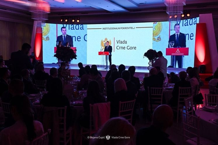 Potpredsjednik Bečić otvorio svečanost dodjele godišnjih nagrada najuspješnijim menadžerima, poslodavcima i preduzetnicima