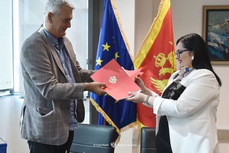 Fotografija: MRSS i organizacija Help-Hilfe zur Selbsthilfe potpisali Memorandum o saradnji