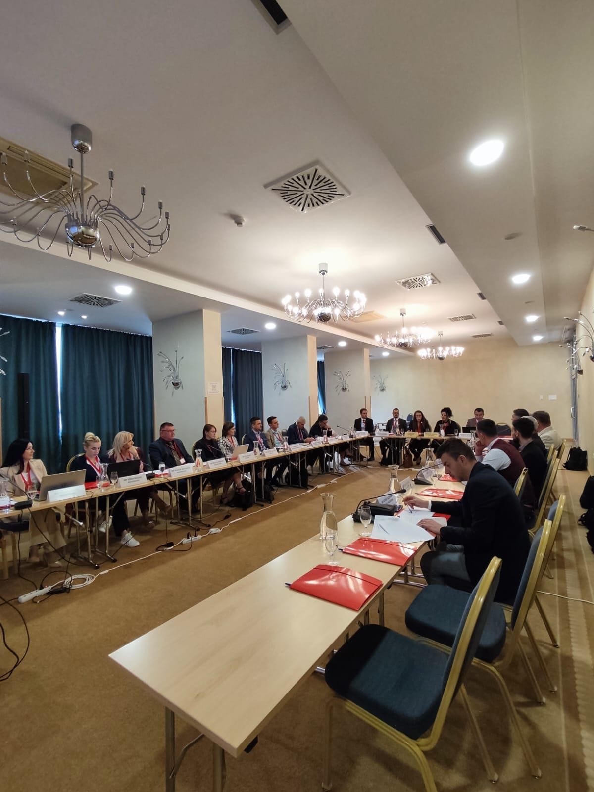 gallery.media[0].alt