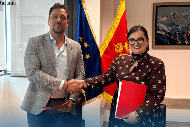 FOTO: Ministarka rada i socijalnog staranja, Naida Nišić i direktor Fonda za zdravstvo Crne Gore, dr Vuk Kadić, potpisali su Memorandum o saradnji