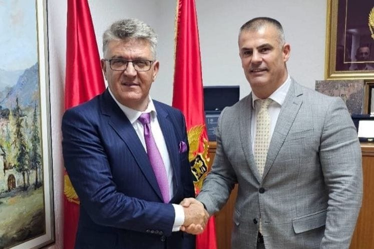 Održan sastanak vd Direktora Uprave carina Vladimira Bulajića i ambasadora Republike Hrvatske Veselka Grubišičića