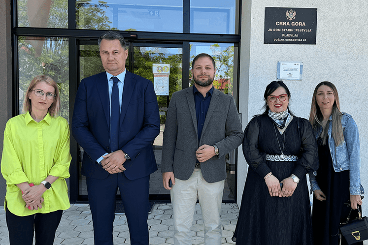 FOTO: Nišić, Laković i Mohamad u posjeti Domu starih u Pljevljima