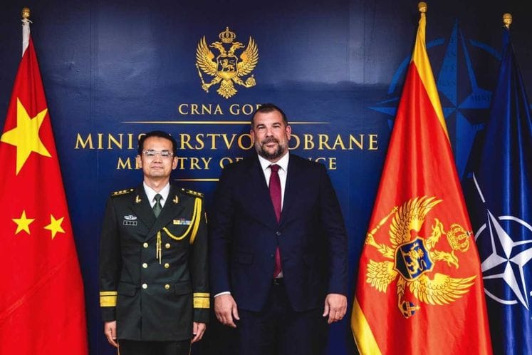 Krapović sa izaslanikom odbrane NR Kine, pukovnikom Caom Đijafengom
