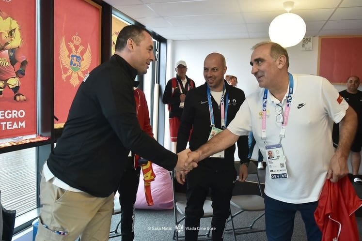 Ministar Šćekić i premijer Spajić u posjeti crnogorskim sportistima u Olimpijskom selu