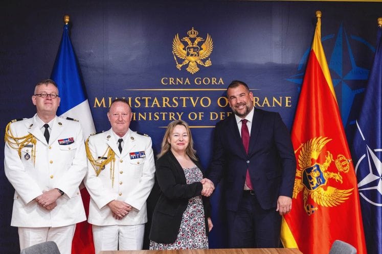 Krapović sa novoimenovanim izaslanikom odbrane Republike Francuske, pukovnikom Valerijem Sansom