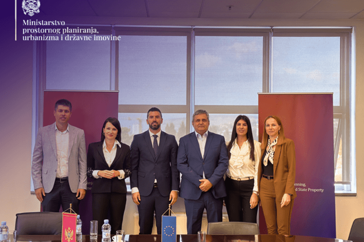 Ministar prostornog planiranja, urbanizma i državne imovine, g-din Slaven Radunović, održao je radni sastanak sa direktorom Javnog preduzeća za upravljanje morskim dobrom Crne Gore