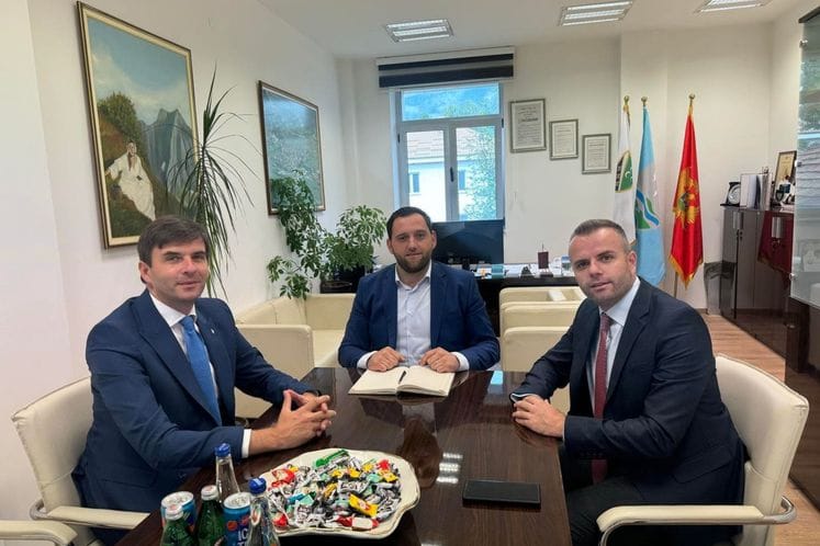 inistar Azemović posjetio Opštinu Gusinje