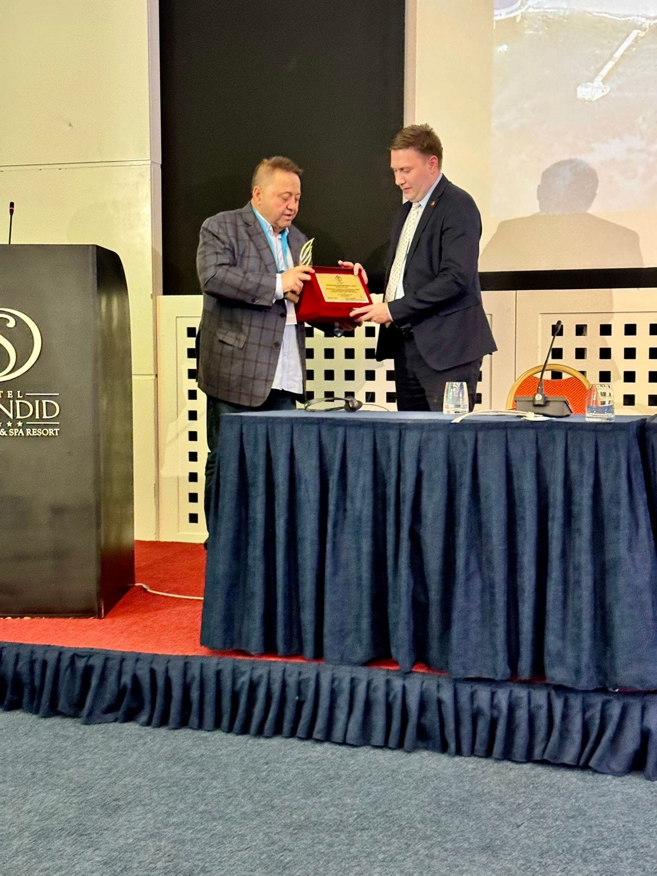 gallery.media[0].alt