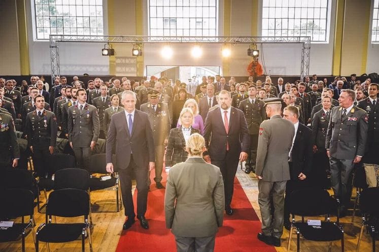 Ministar Krapović na ceremoniji promocije kadeta na Terezijanskoj vojnoj akademiji