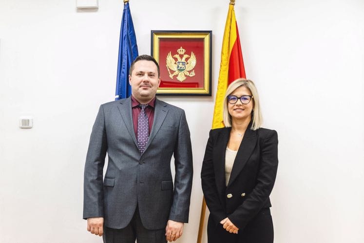 Perović sa Tomasom o nastavku saradnje u oblasti odbrane