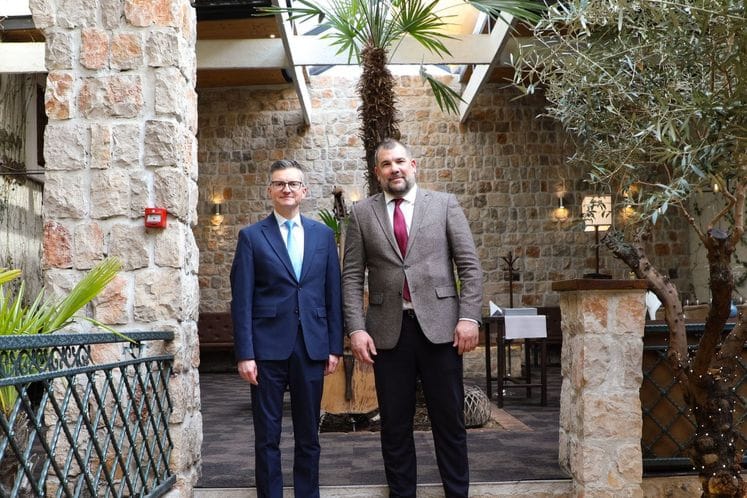 Krapović sa Šarecom o napretku CG ka članstvu u EU