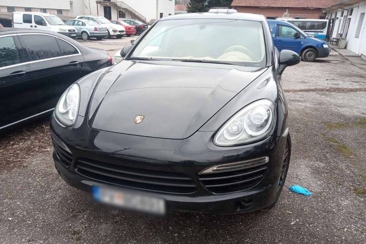 Pojačane aktivnosti policije prema članovima visokorizičnih organizovanih kriminalnih grupa –pretresom štek objekta pronađeno oružje i droga