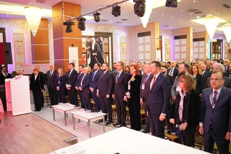 Azemović učestvovao na 1. Međunarodnom samitu Bošnjaka u Istanbulu