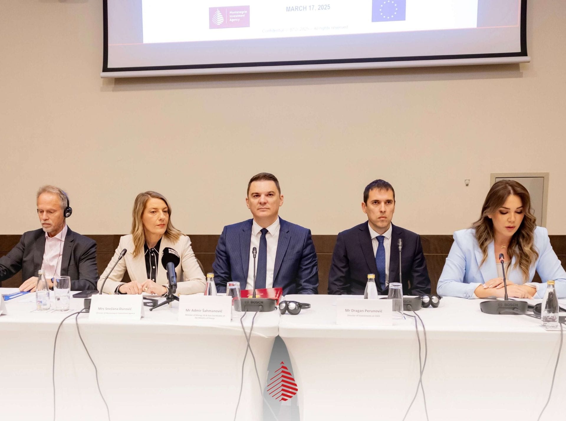 gallery.media[0].alt