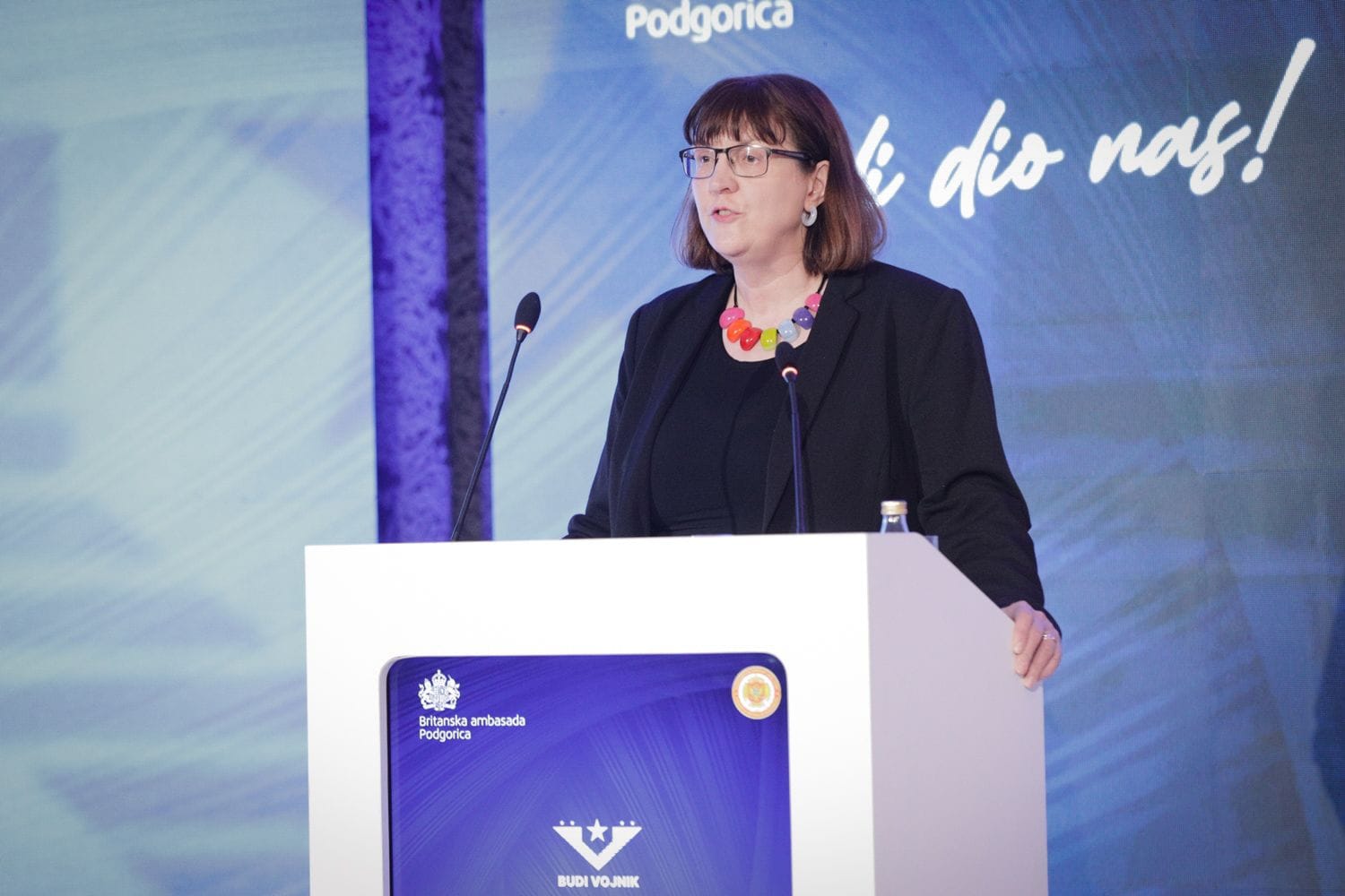 gallery.media[0].alt