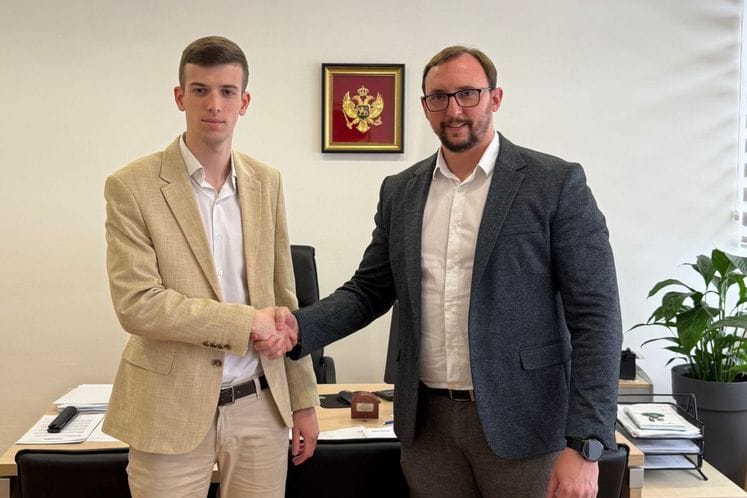 Kroz partnerstva sa relevantnim institucijama doprinijećemo stvaranju zdravijeg okruženja za mlade