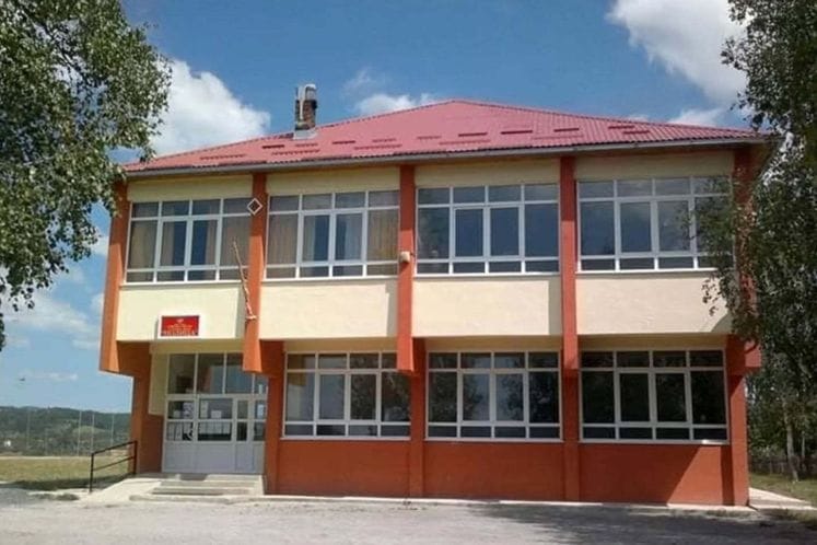 škola