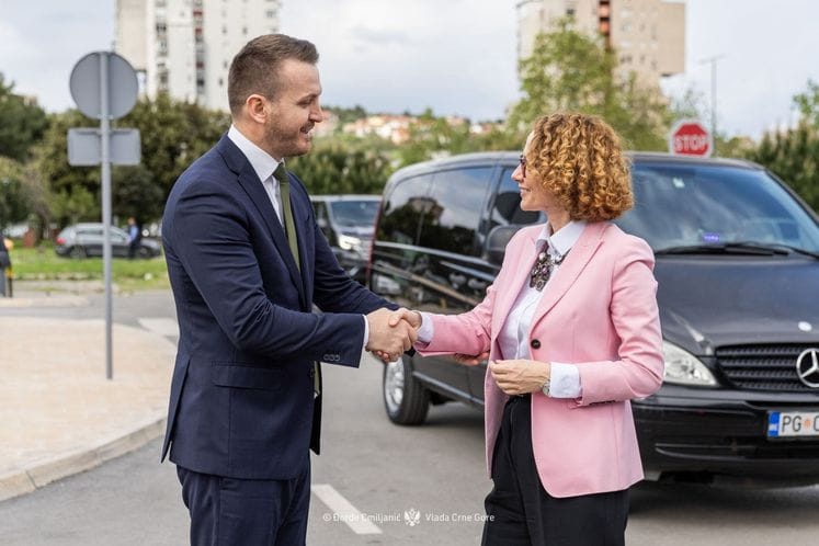 Замјеница ГС НАТО-а посјетила WБ3Ц и ГСОЦ: Црна Гора доприноси колективној сајбер безбједности