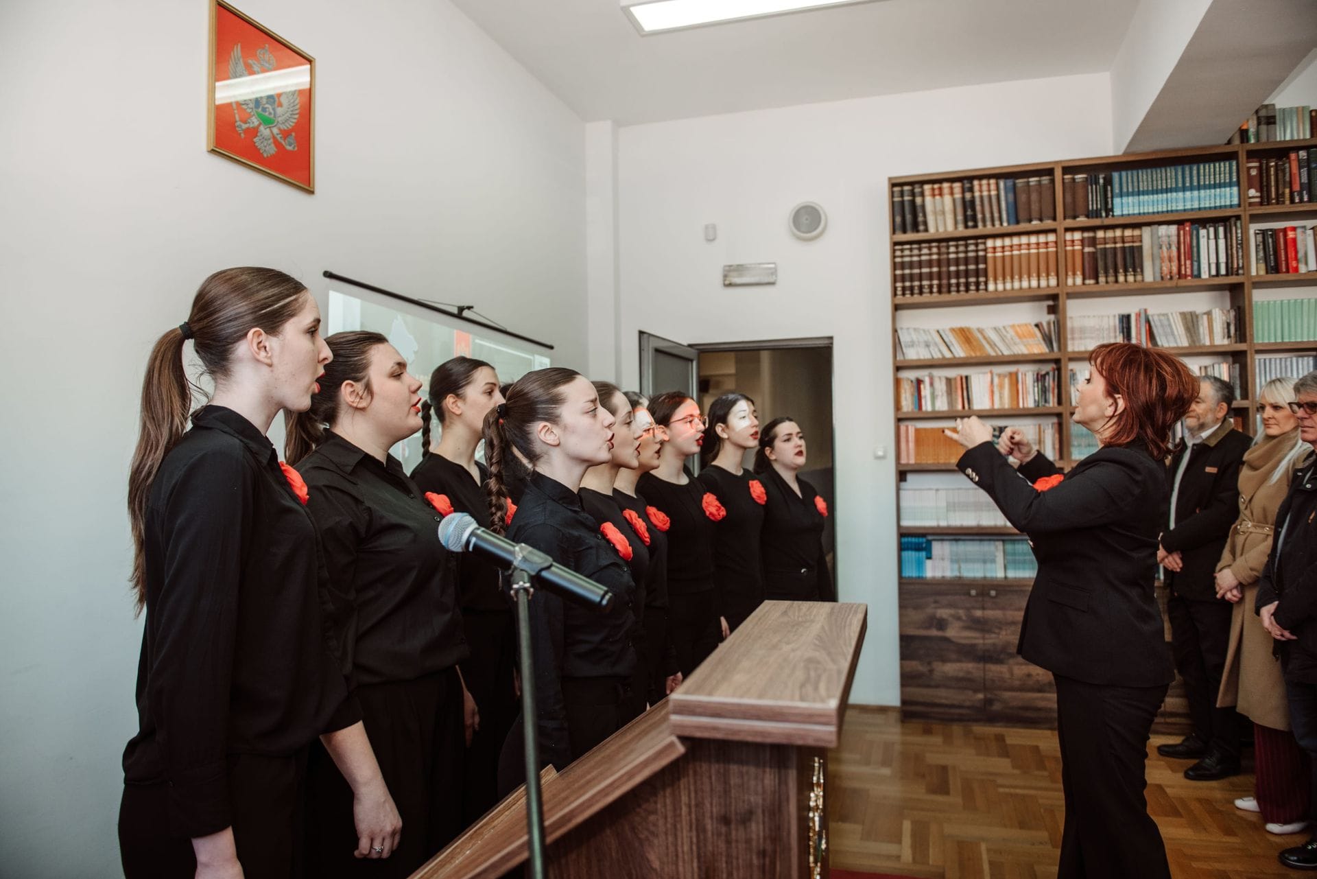 gallery.media[0].alt